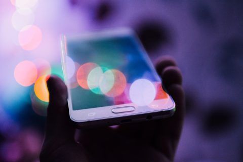 Relaciones en el limbo emocional: los casi algo